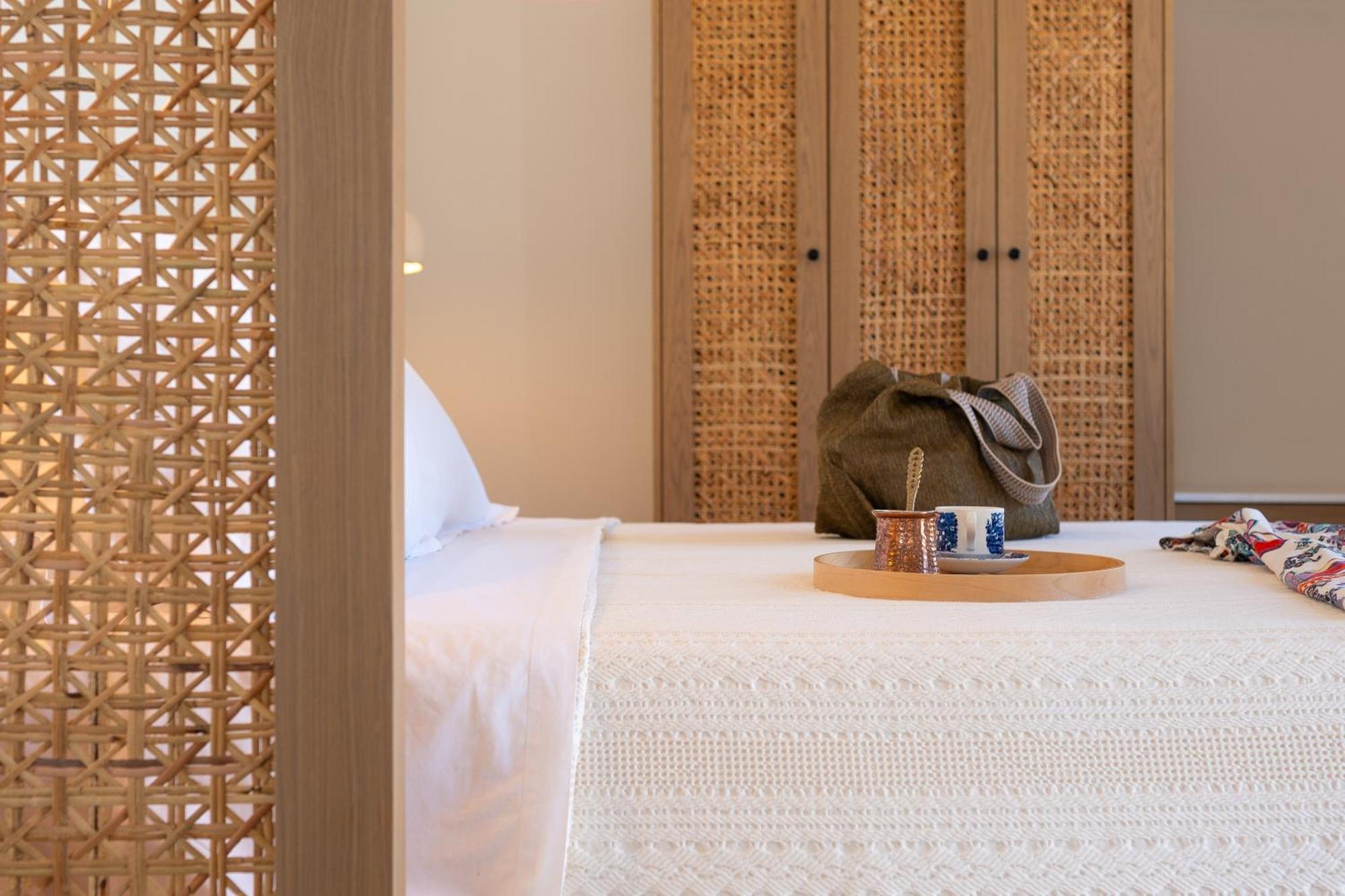 Nisomar Suites Sými Luaran gambar