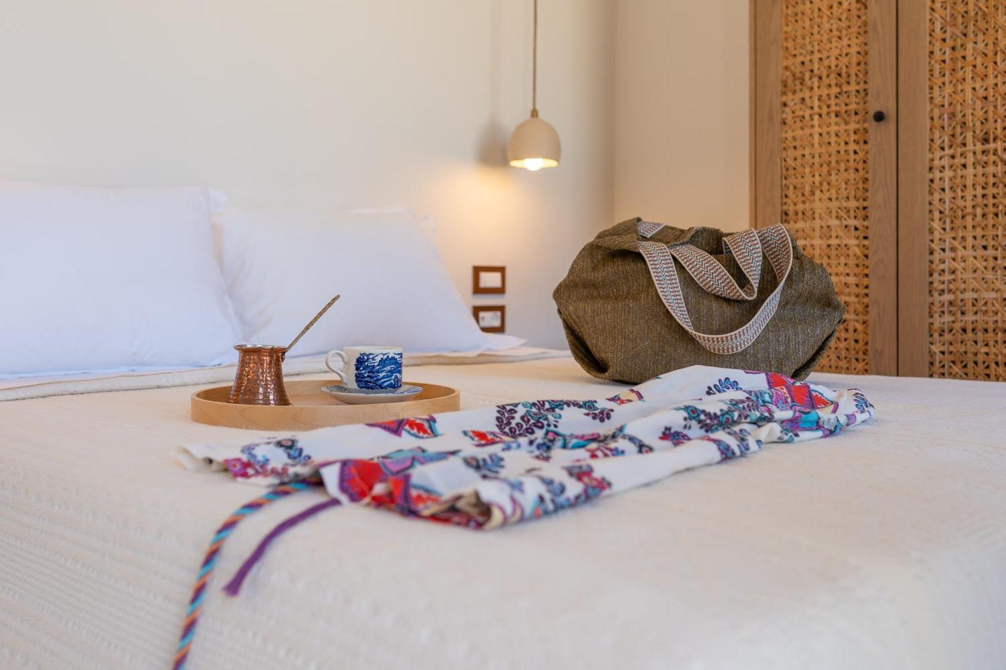 Nisomar Suites Sými Luaran gambar