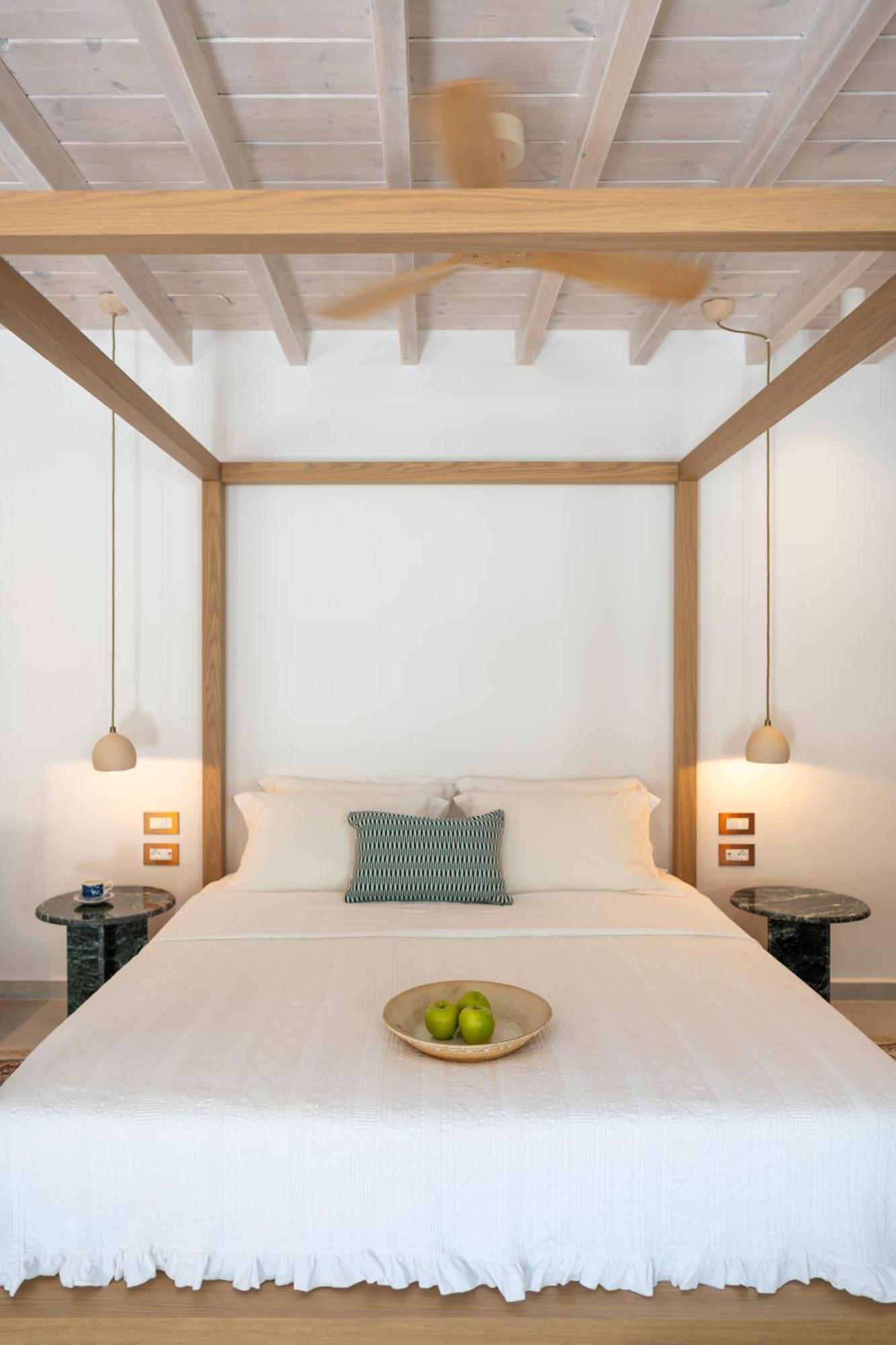 Nisomar Suites Sými Luaran gambar