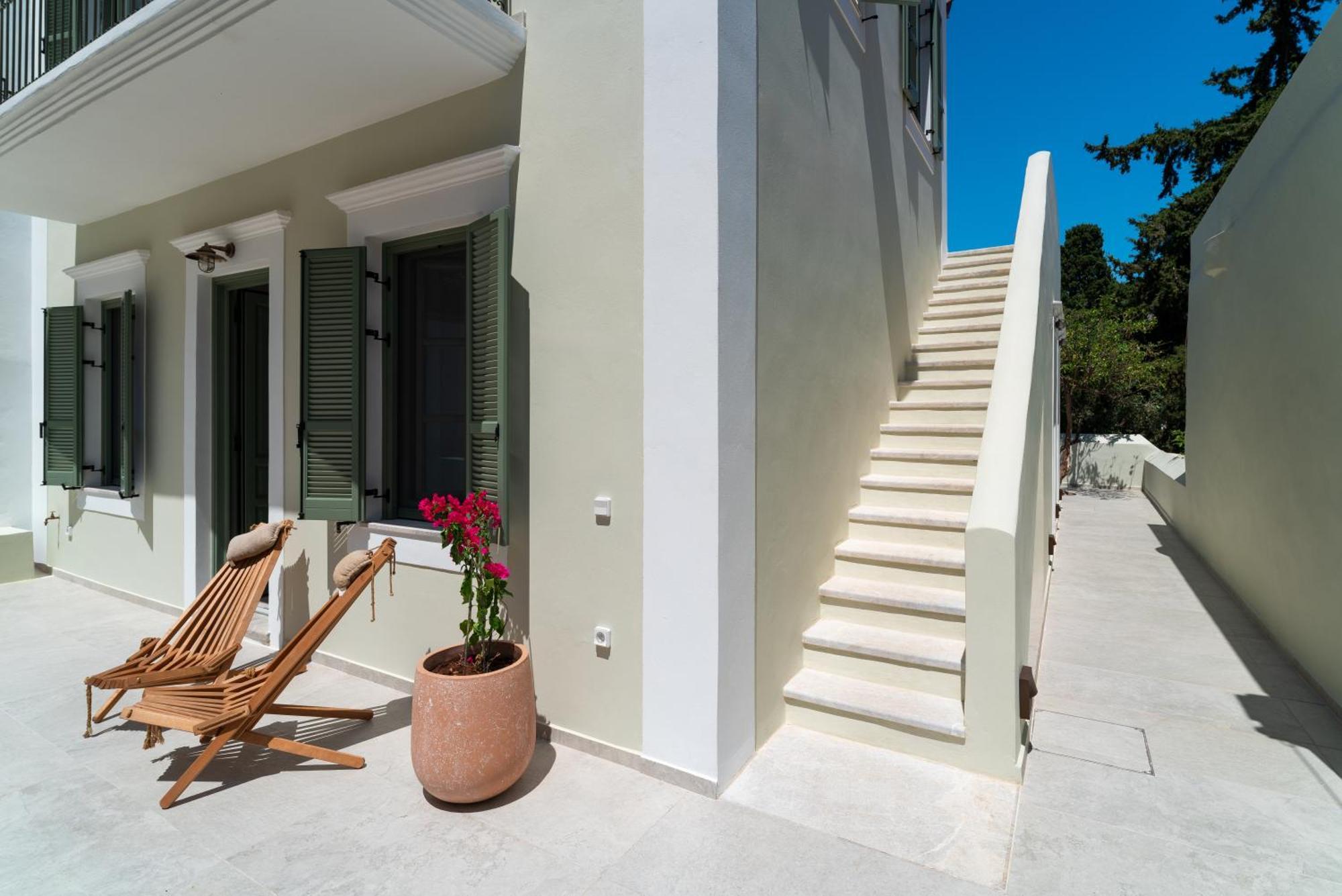 Nisomar Suites Sými Luaran gambar
