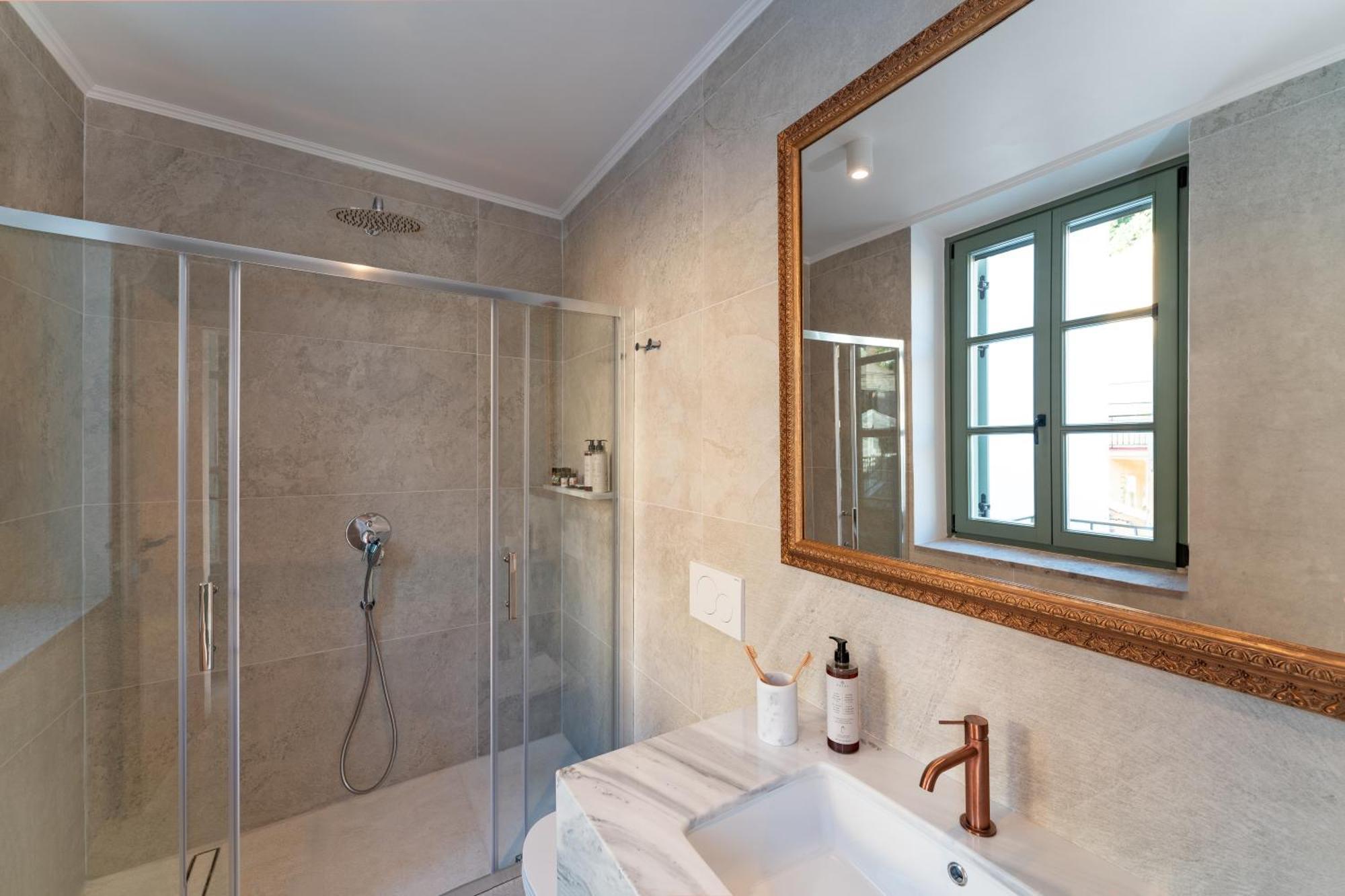 Nisomar Suites Sými Luaran gambar