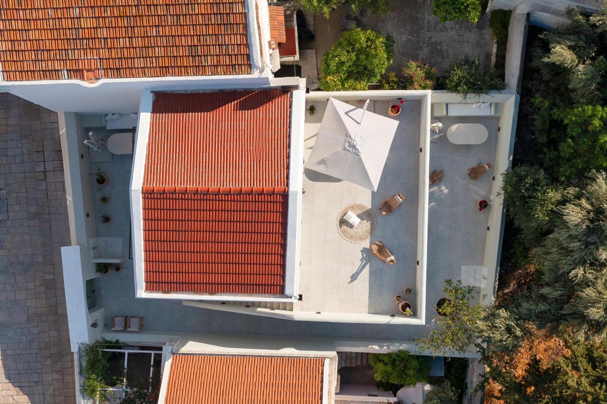 Nisomar Suites Sými Luaran gambar