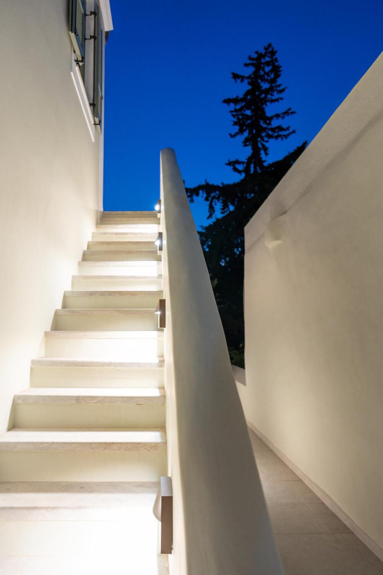 Nisomar Suites Sými Luaran gambar