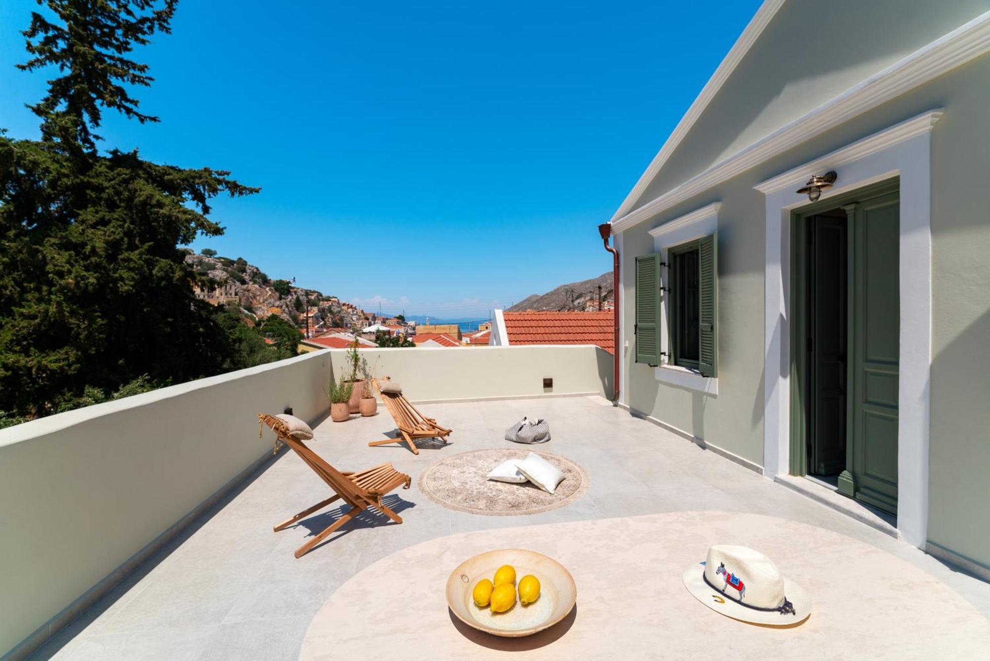 Nisomar Suites Sými Luaran gambar