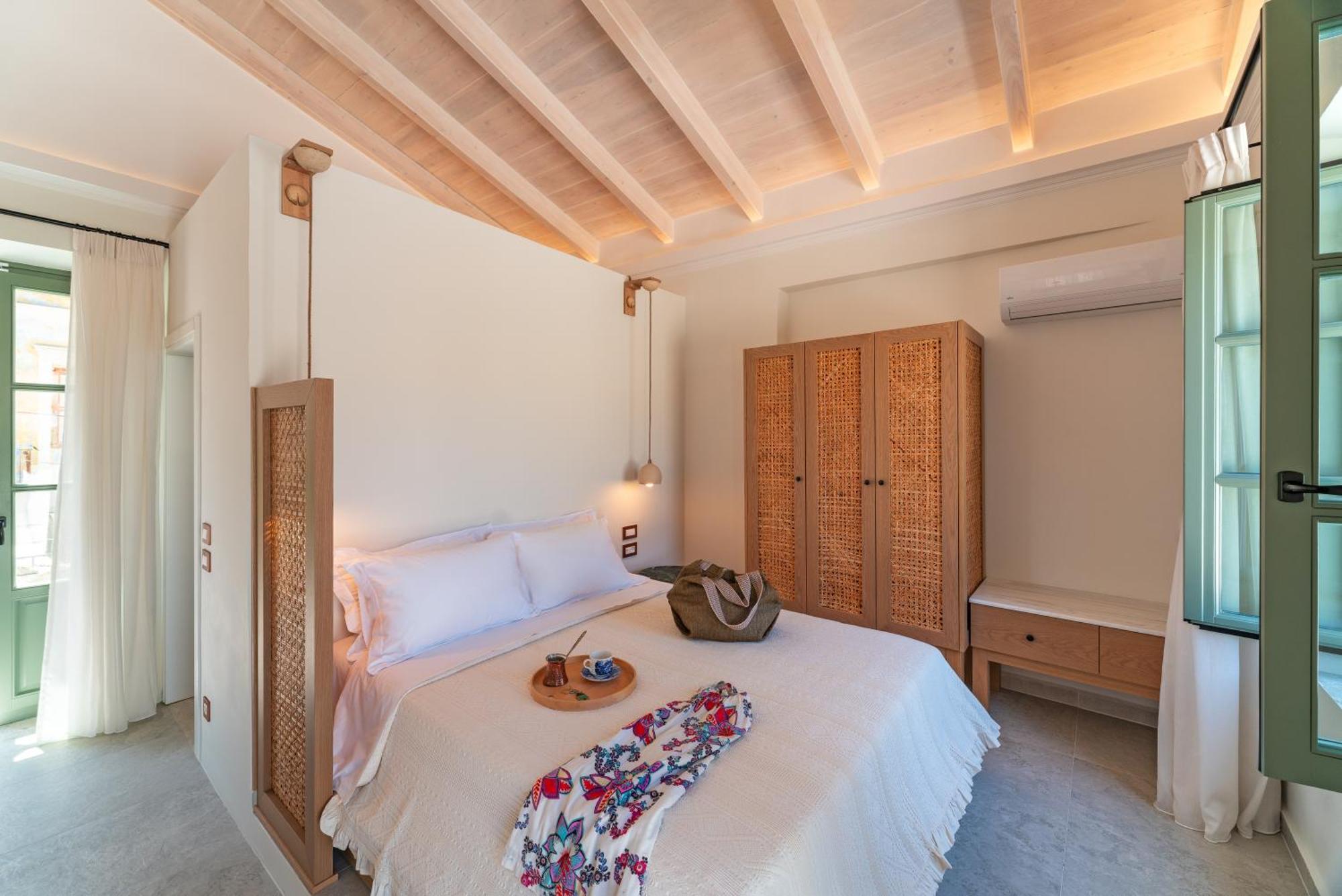 Nisomar Suites Sými Luaran gambar