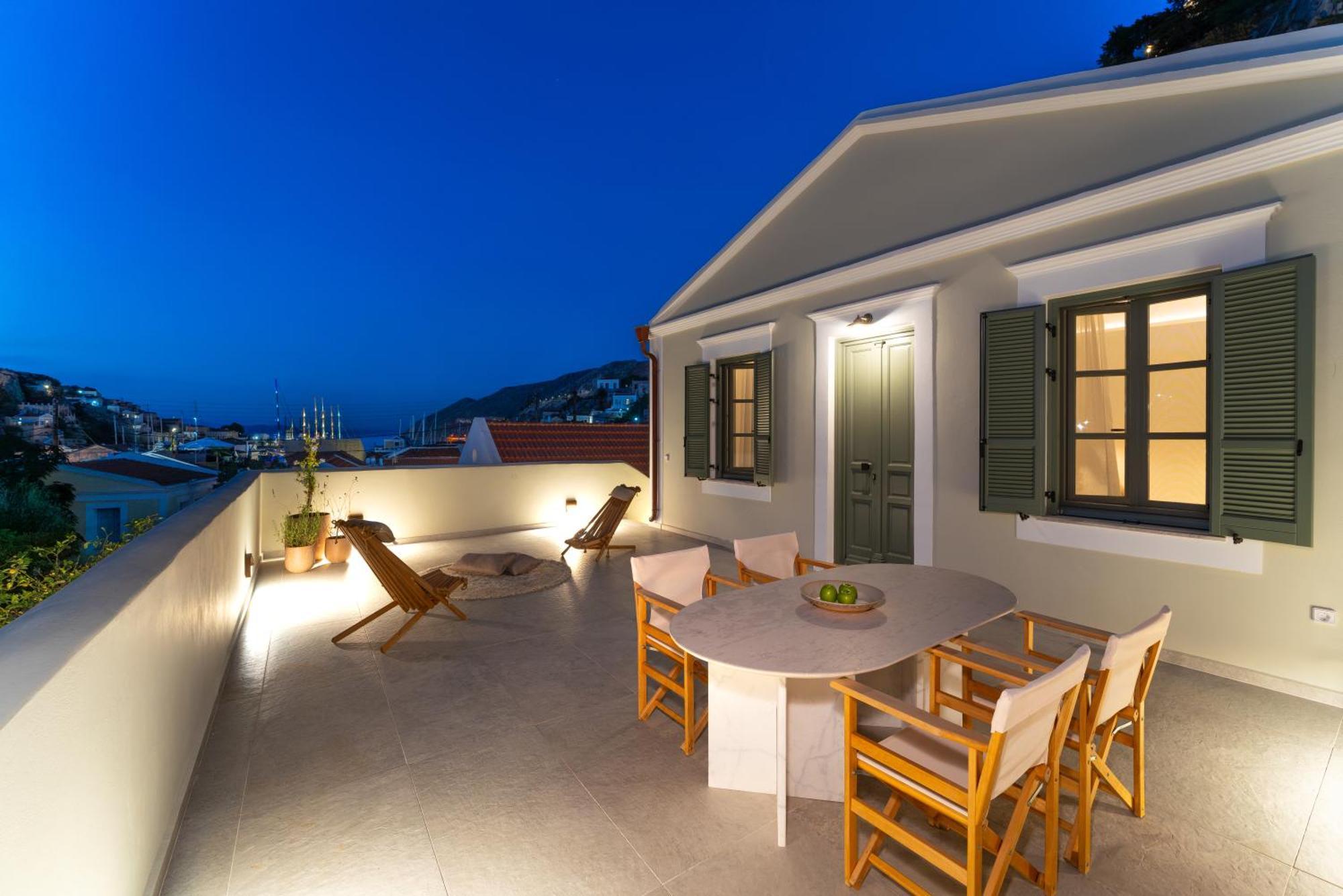 Nisomar Suites Sými Luaran gambar