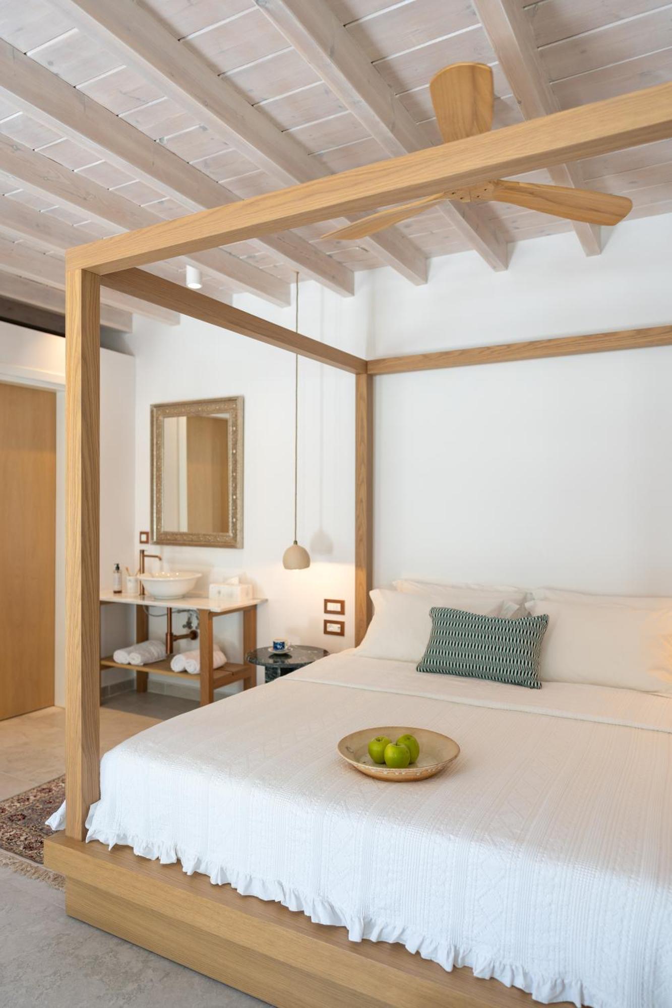 Nisomar Suites Sými Luaran gambar