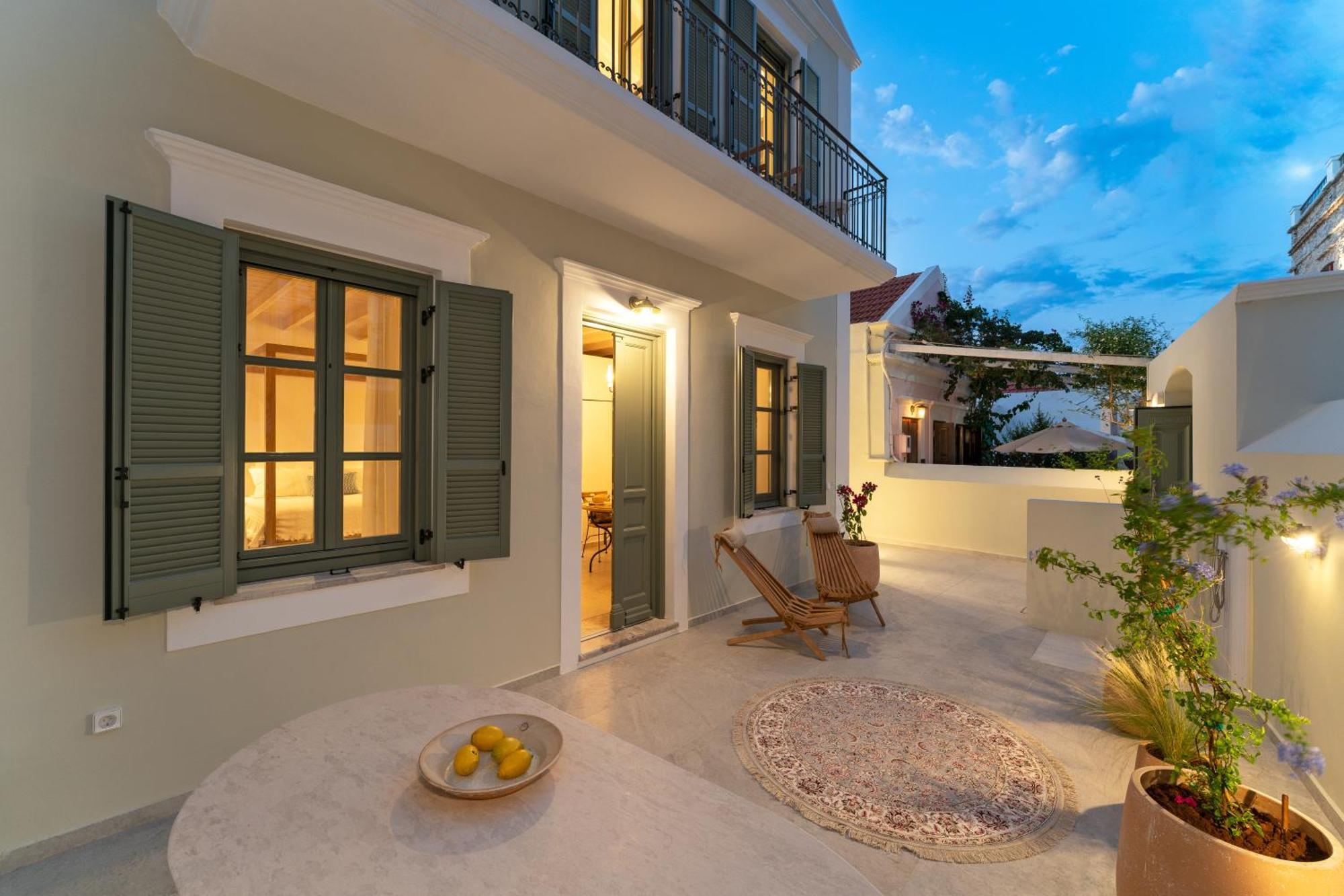 Nisomar Suites Sými Luaran gambar