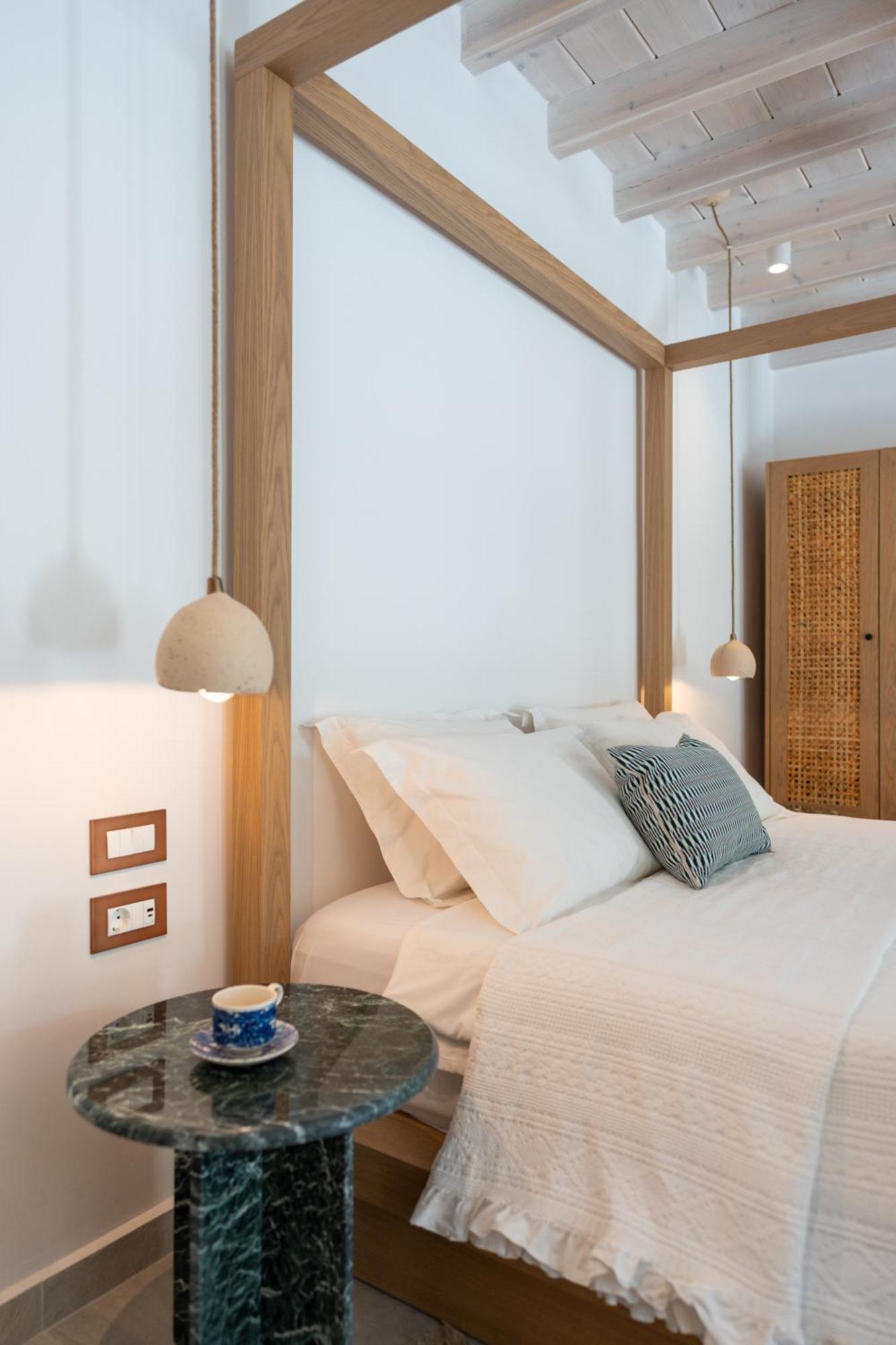 Nisomar Suites Sými Luaran gambar