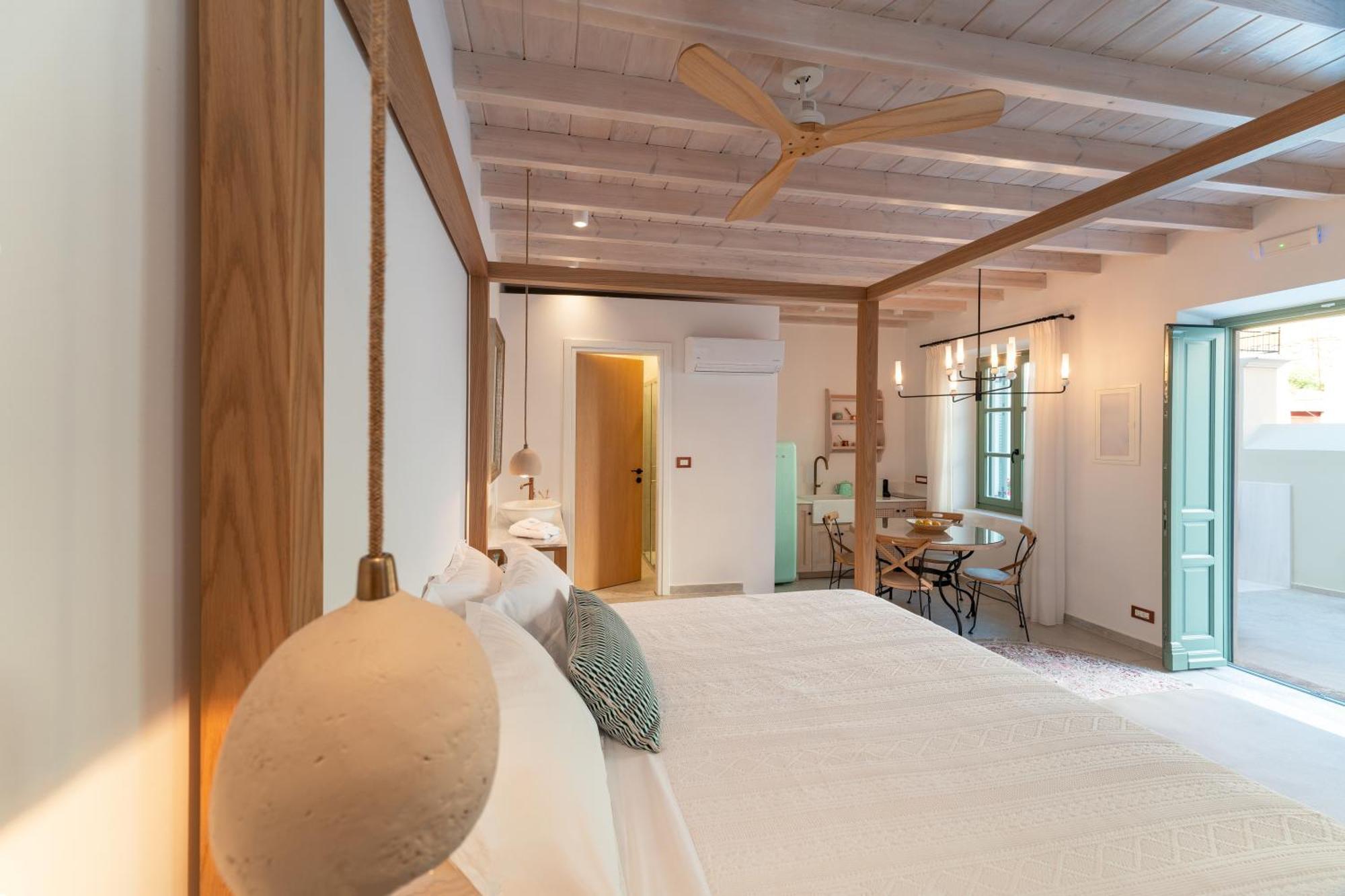 Nisomar Suites Sými Luaran gambar