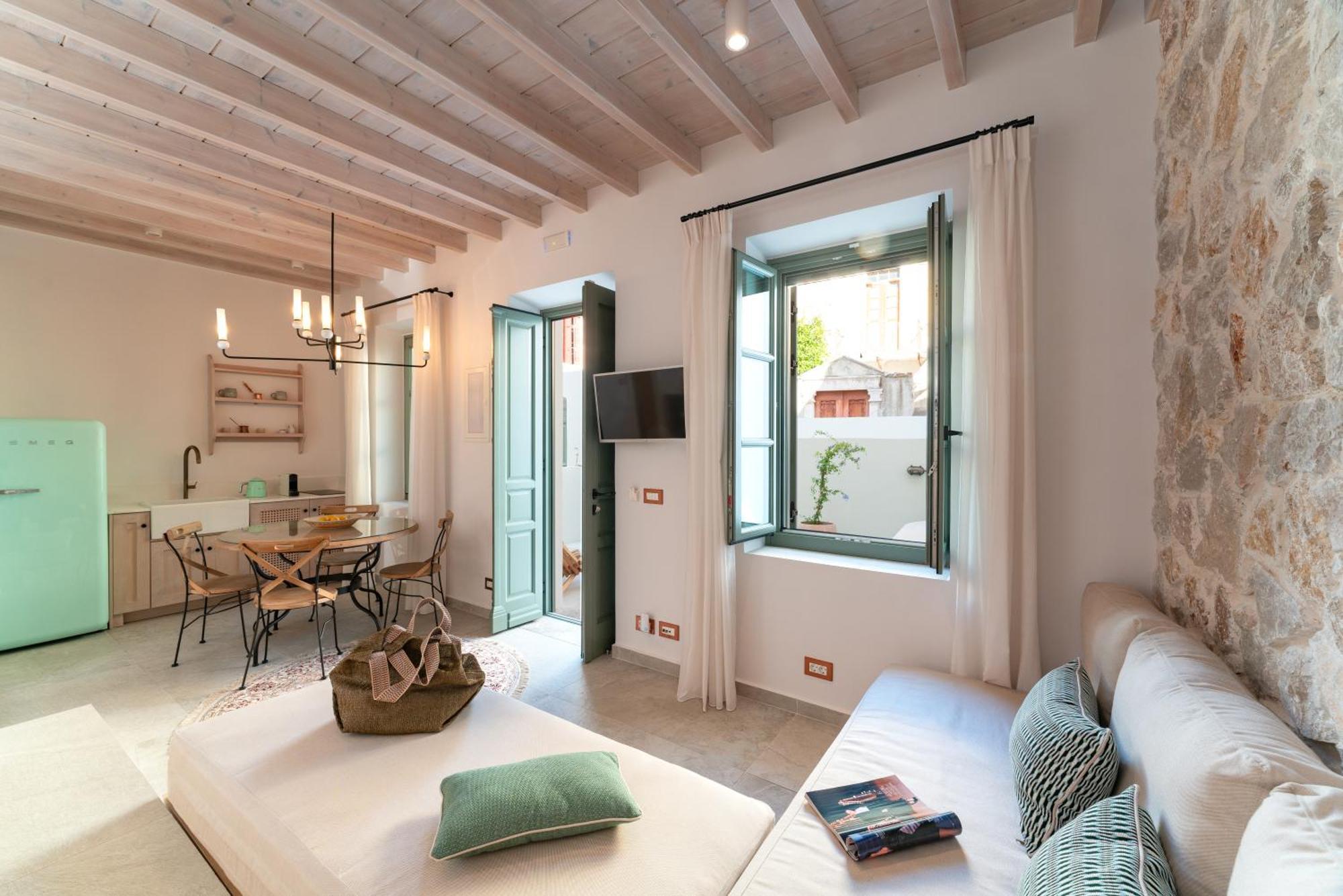 Nisomar Suites Sými Luaran gambar