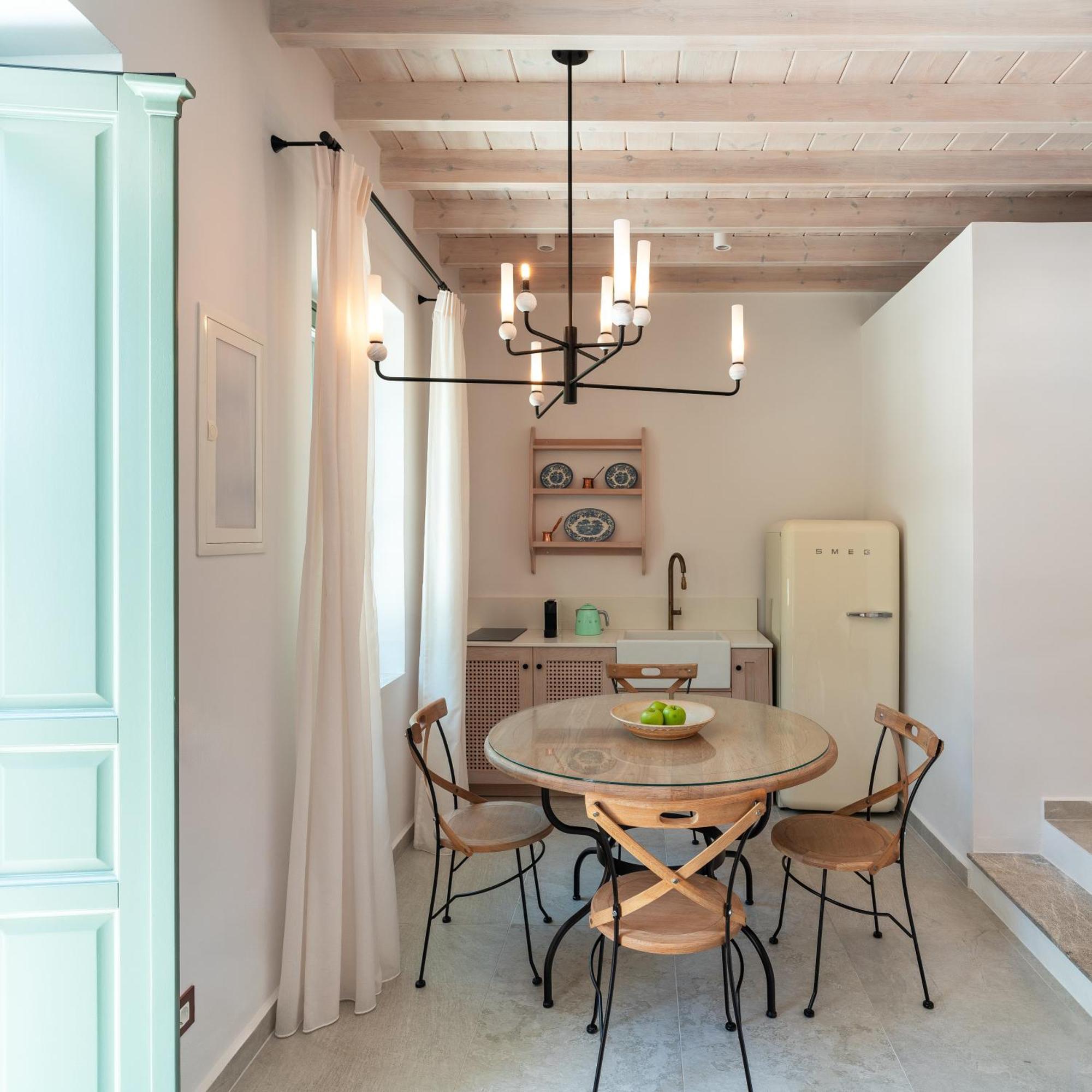 Nisomar Suites Sými Luaran gambar