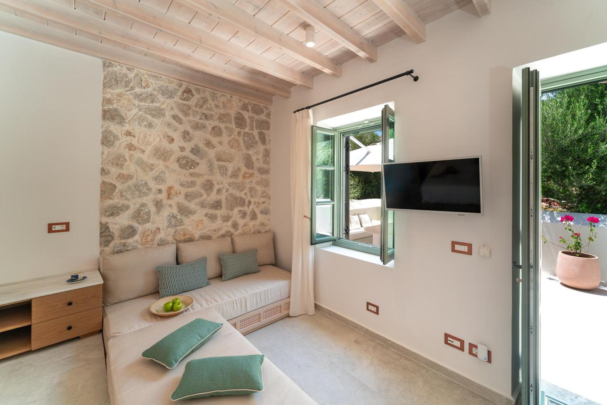 Nisomar Suites Sými Luaran gambar